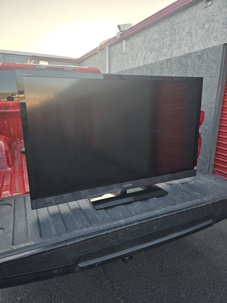46 Inch Sony Bravia TV With Wi-Fi 