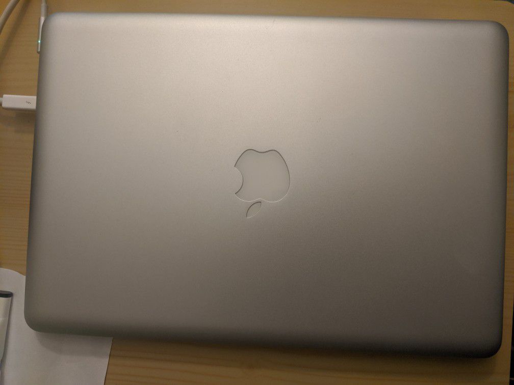 MacBook Pro 13" (Early 2011) 2.7 GHz Core i7 4GB RAM 500GB HDD macOS High Sierra