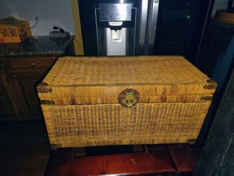 Wicker trunk