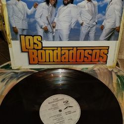 Los Bondadosos - Un Angel No Debe Llorar disco/record! Muy raro!! Que romantico canciones!