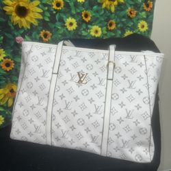 BEAUTIFUL LUXURY BAG 