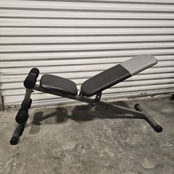 Adjustable Weight Bench 