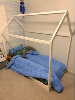 Montessori Floor House Twin Bed