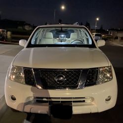 2011 Nissan Pathfinder SV
