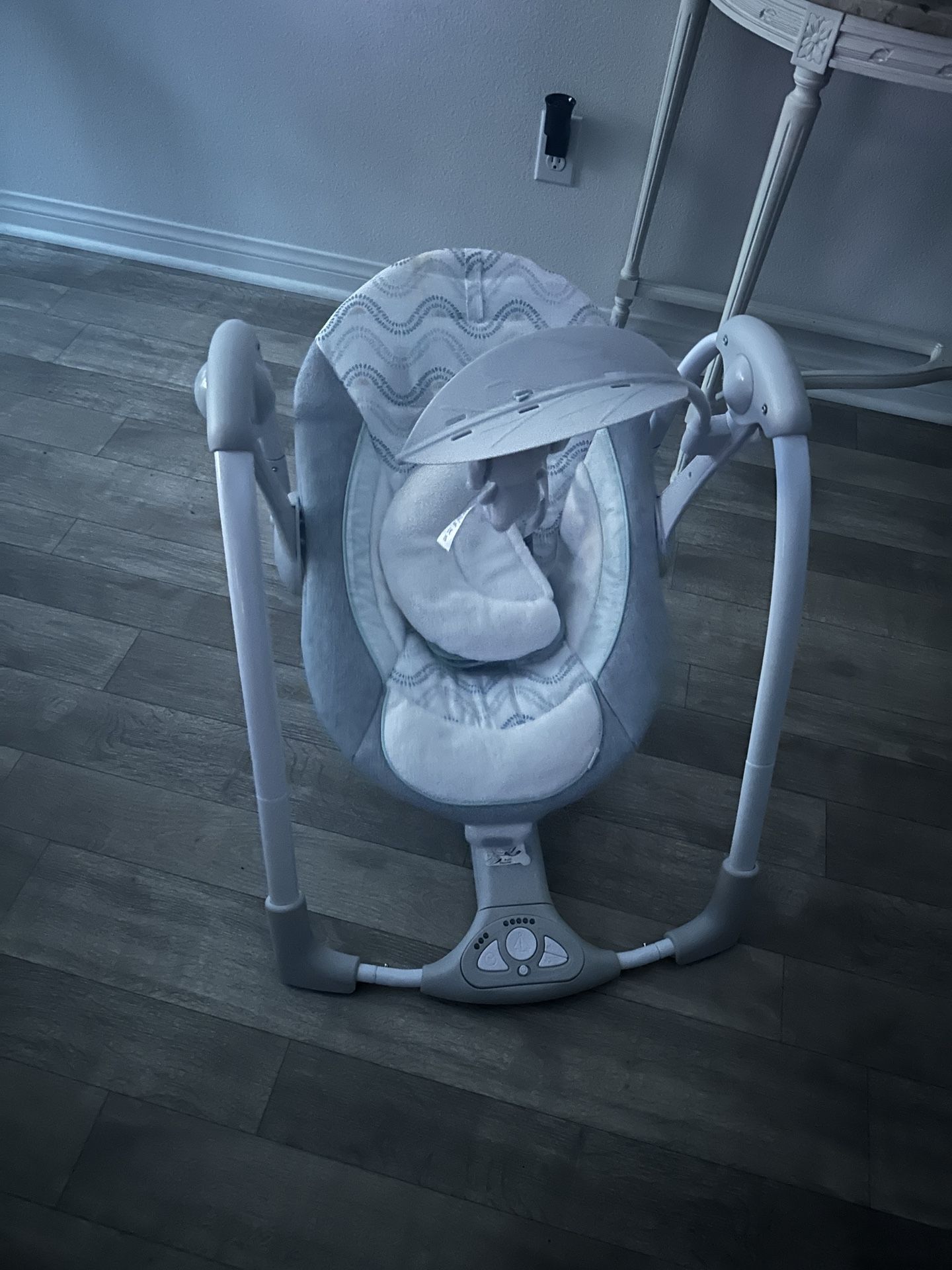 Ingenuity Portable Foldable Baby Swing – Gray