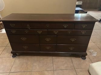 Mahogany dresser w/ mirror see description for details
