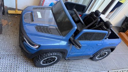 Electric Ram pickup truck for kids