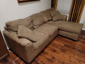 Haverty's Sofa - 3 Person (L Shaped Or Ottaman Swappable)