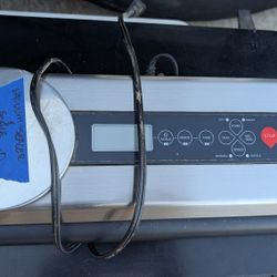 Vacuum Sealer With Scale