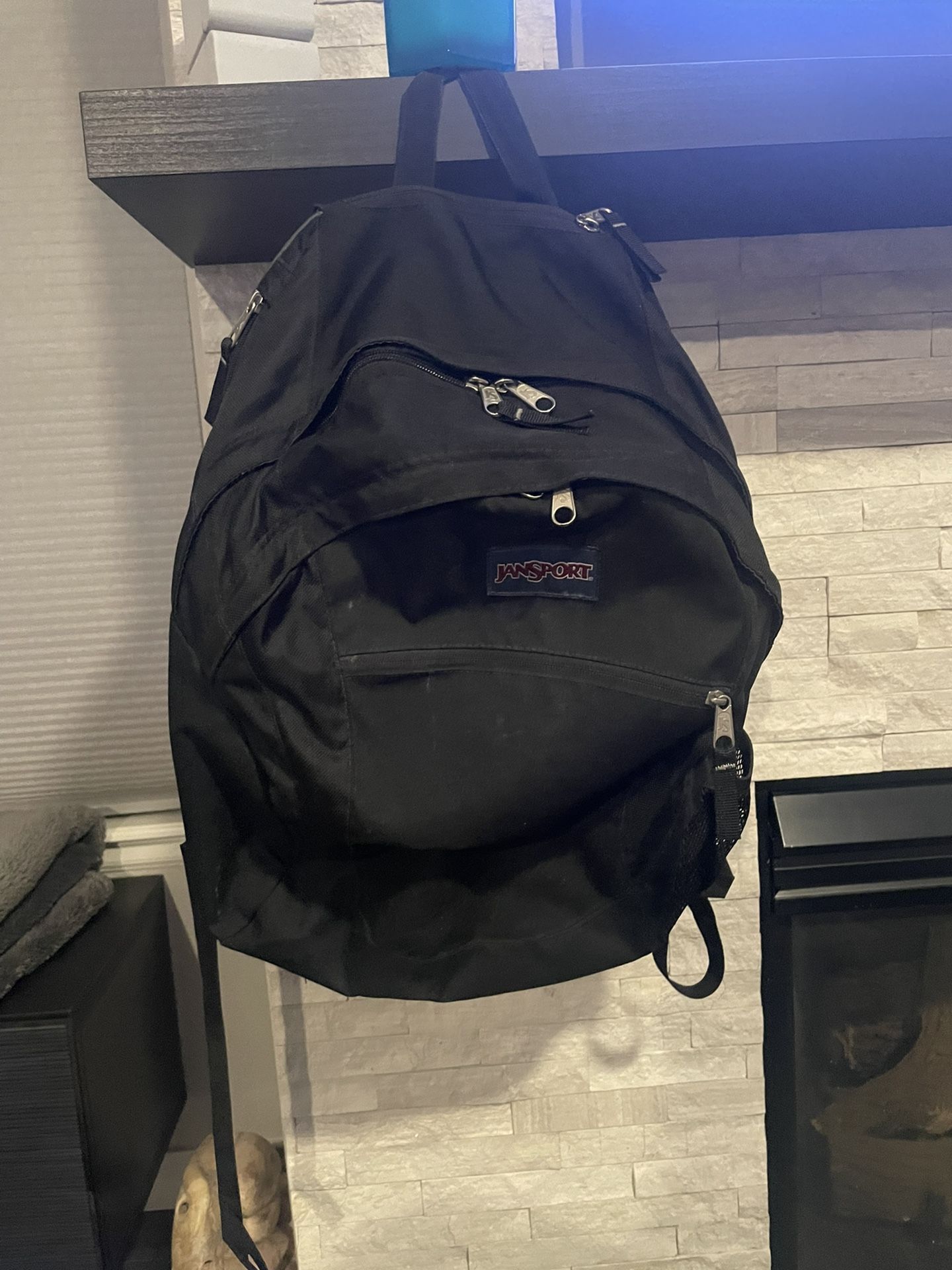 Like New Black Jansport Backpack  Perfect Zippers  
