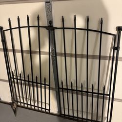 Decorative Garden/Pet Fence 14 panels plus gate