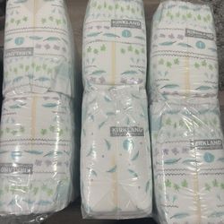 Band New Kirkland Baby Diapers Size 1 