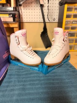 Ice Skates - Jackson size 2 with carry bag and blade guards