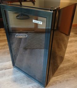 Vissani 52 Bottle Wine Cooler MVWC52B 21 X 22 X 32 IN