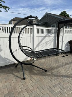 Hanging Curved Chaise Lounge Chair