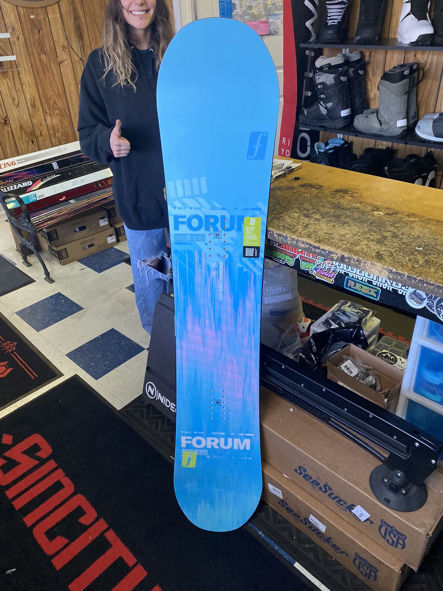 New 23 Forum Snowboards In Stock