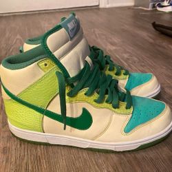 Nike Dunk High “Glow in the Dark 2”