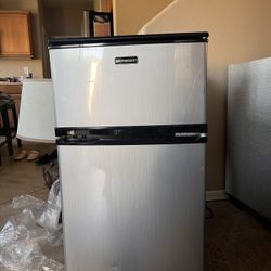 Mini Fridge (Emerson- Perfect Condition)