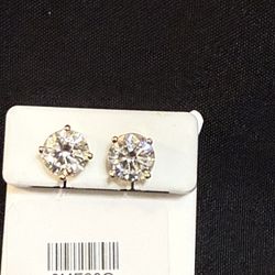 8mm Moissanite Stud Earrings 