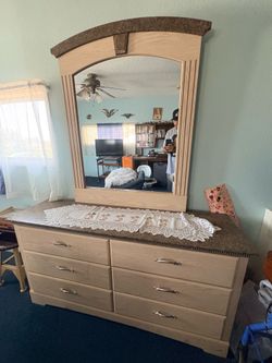 Dresser set