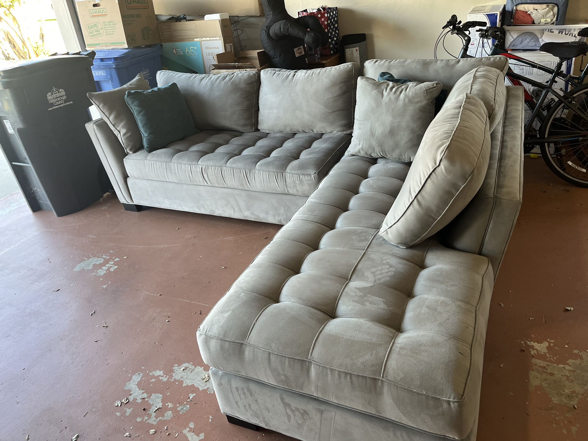 Beautiful Grey Sofa With Chaise Lounge 