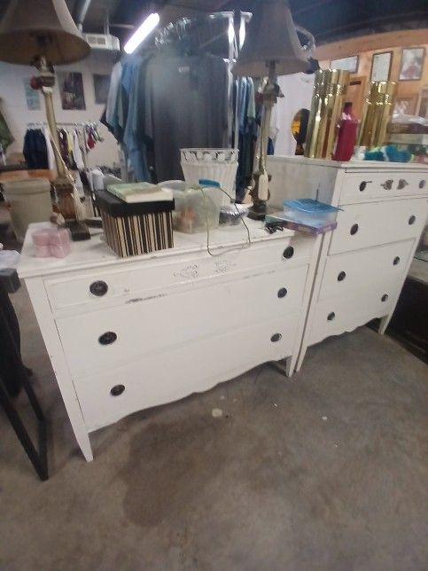 Nice Dresser And Chester Drawer Set