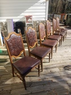 Antique . China cabinet 2 ps ,and table ,and 6 chairs.