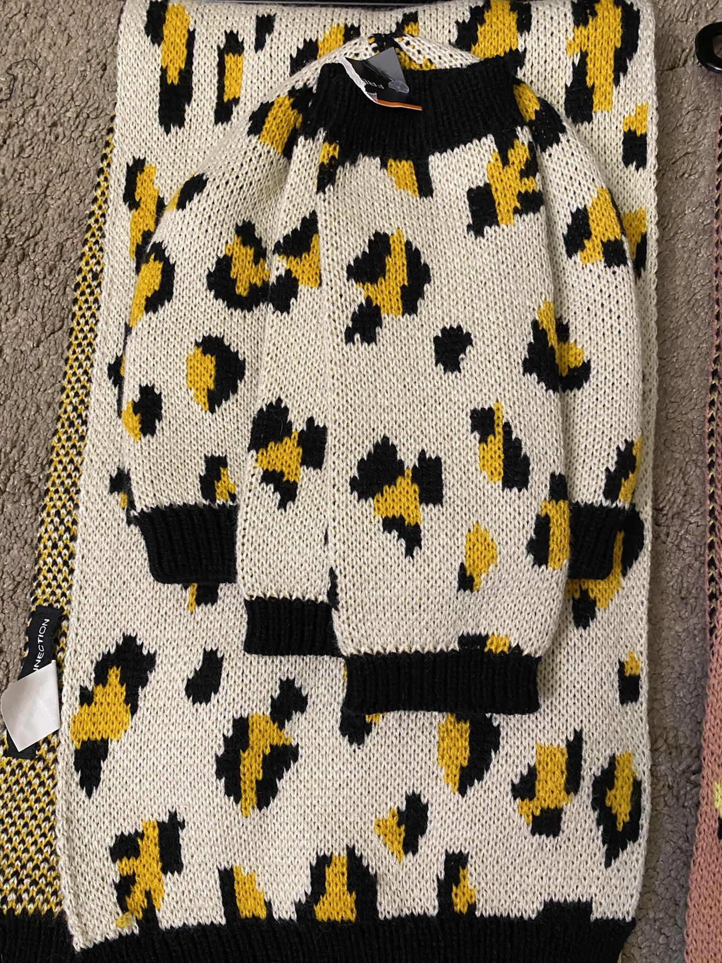 Three piece Sets For 7$ Only
