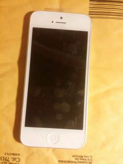 Sprint iPhone 5 $200. (contact info removed)