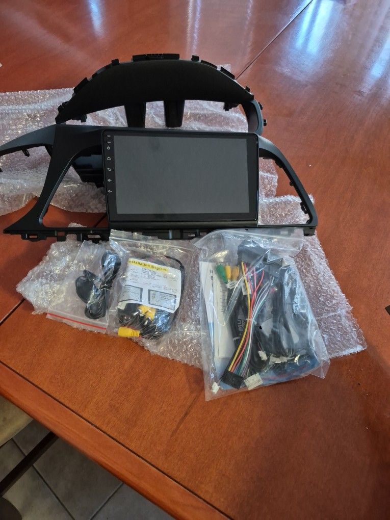 Touchscreen 9" Radio