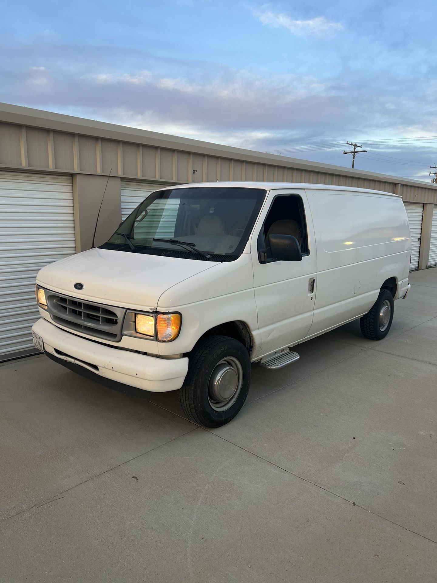 2001 Ford Cargo Van 135k miles for Sale in Beverly Hills, CA OfferUp