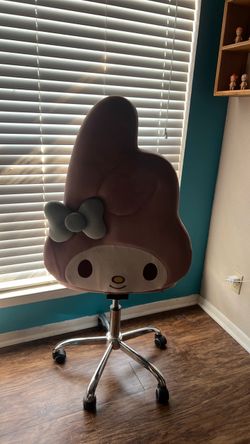 My Melody Vanity/Desk Chair