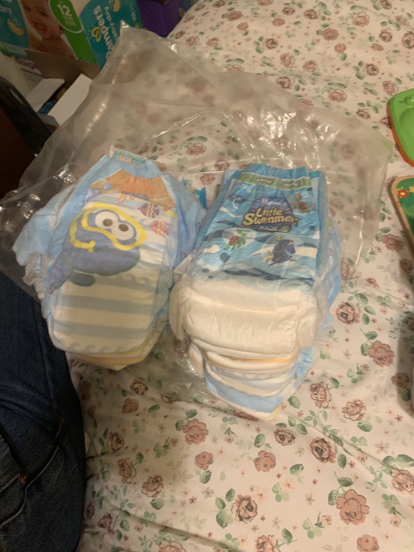 Swimming water diapers