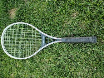 Dunlop tennis racket with carrier