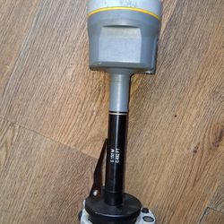 Trimble R10 With Stand