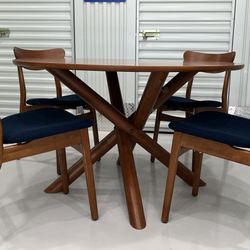West Elm Jax 48 Table 4 Cafe Chairs for Sale in Fort Worth TX
