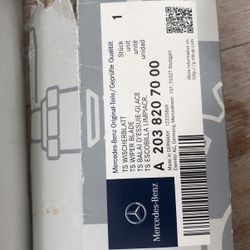 Mercedes Benz Wiper Blades A 203 820 700 0