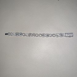 Diamond tennis bracelet