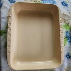 Vintage lasagna tupperware