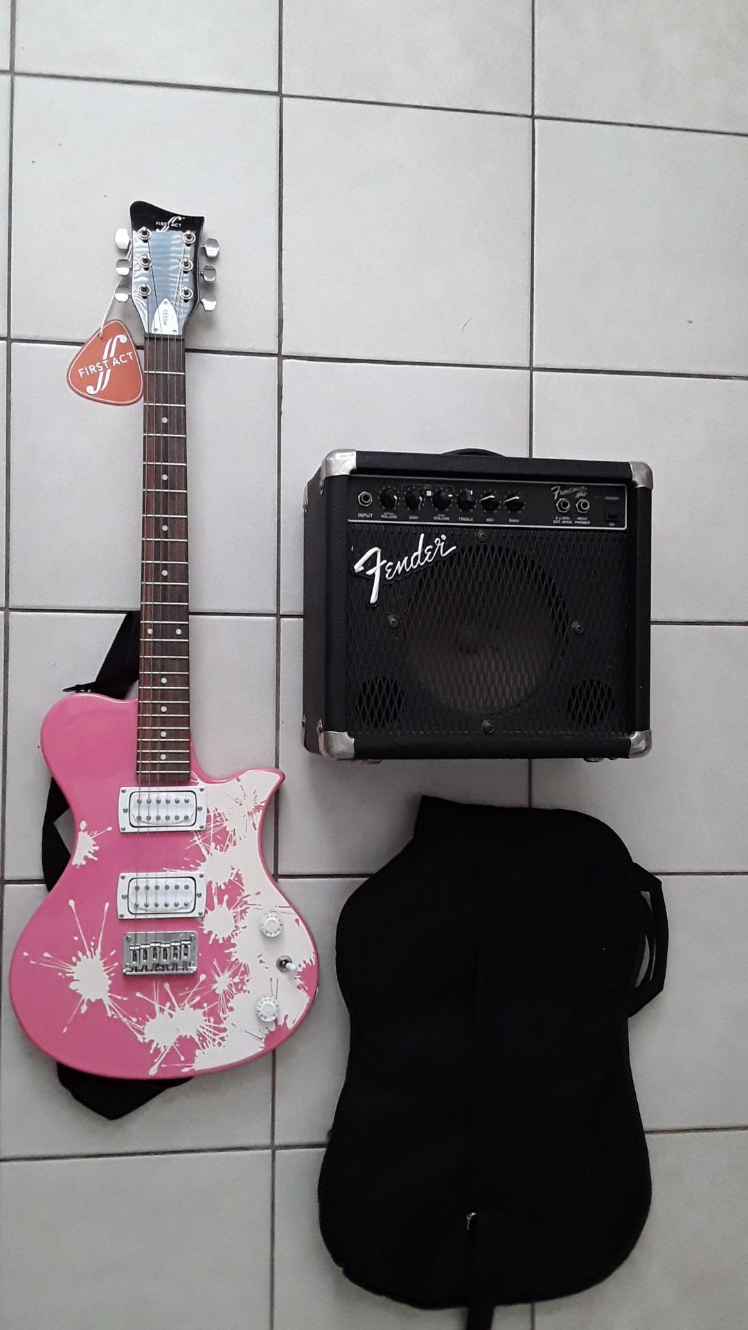 Electric Guitar Pink with Fender Frontman and gig bag