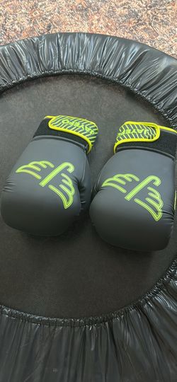 JAYEFO 16 oz Boxing Gloves – Like New – Black/Lime Green