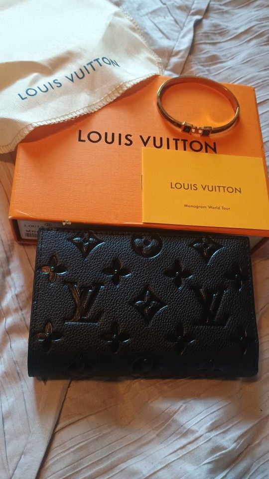 Louis Vuitton Black Wallet. S