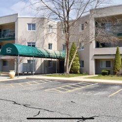 1 Bed 1 Bath Top Floor Apartment In Providence 02909