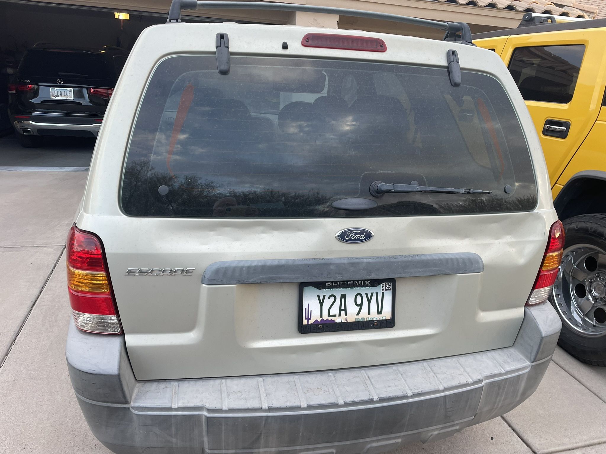 Ford Escape 2005 4 Cylinder 2.3L& TV 60 Inch,Maytag Gas Dryer,tv Monitor,vcrs,tools,gifts Items,plastic Shelves & More