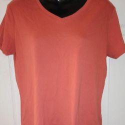 Eddie Bauer Vneck T-shirt Size L