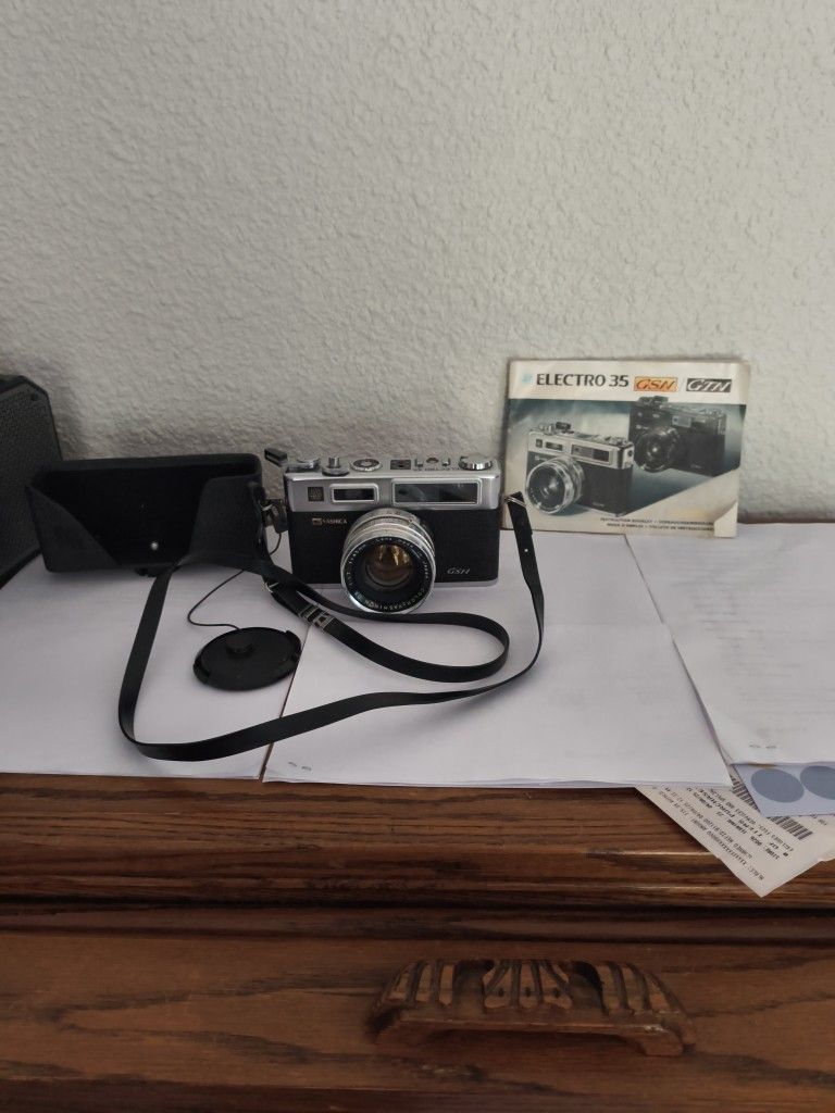 Electro 35 G Yashica Camara