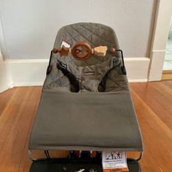 Baby Björn Bouncer With Toy Bar