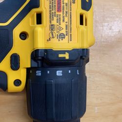 DEWALT ATOMIC 20-Volt MAX Cordless Brushless Compact 1/2 in. Hammer Drill