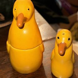 Duck Salt Jar And Pepper Shaker Vintage Ceramic 