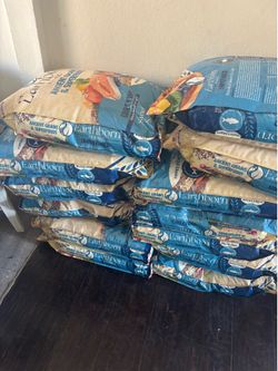 earthborn holistic dog food cost 25 lbs